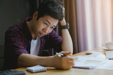Stress durch finanzielle Angst: Wieso Existenzangst der Gesundheit schadet